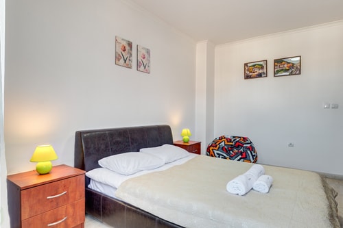 *By the Fireplace* Cozy 2BD Flat with a nice view 3 Flat Manager Booking