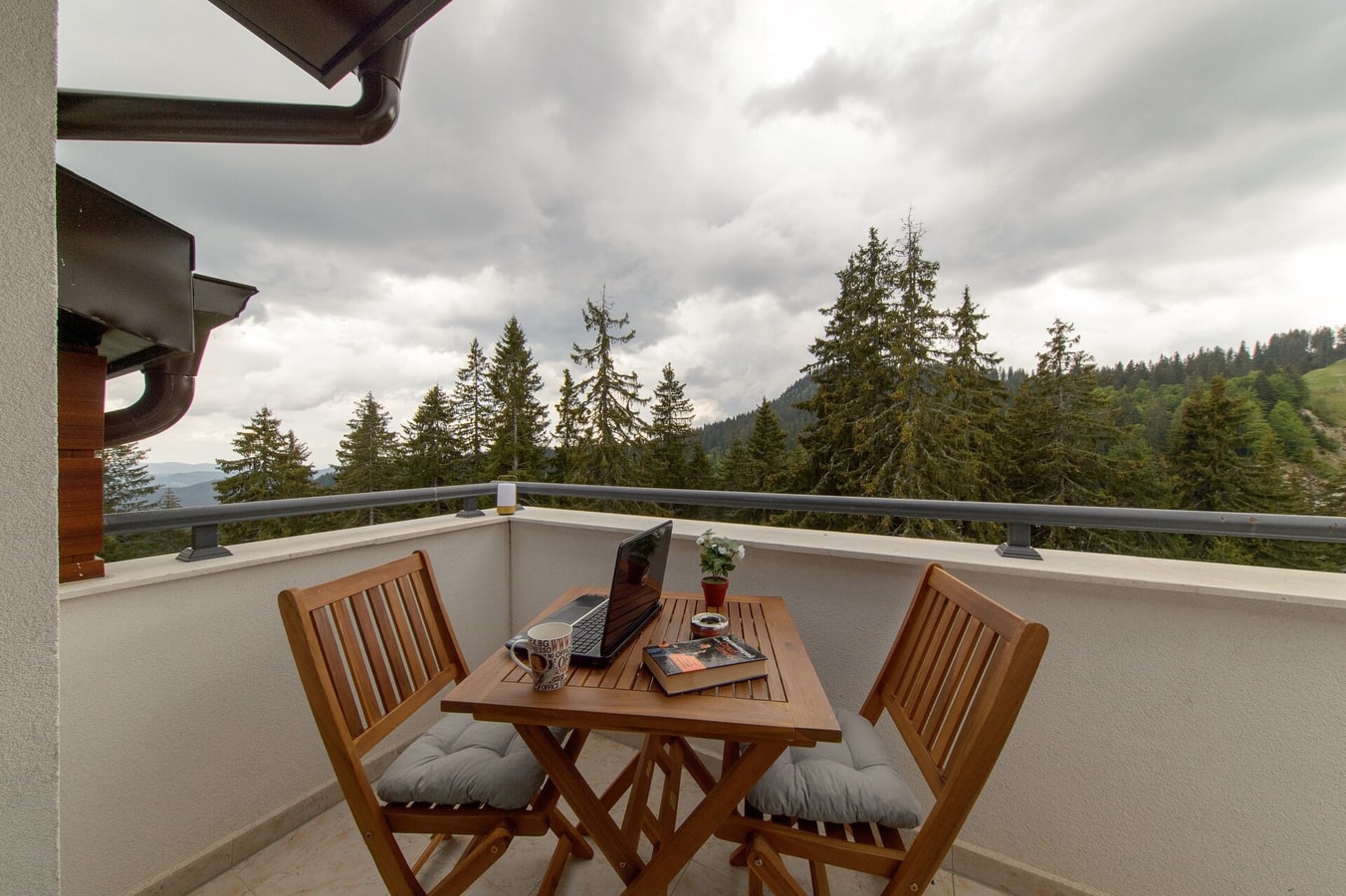 Luxury 2-bedroom apartment by Studenets Center 21 Flat Manager Booking