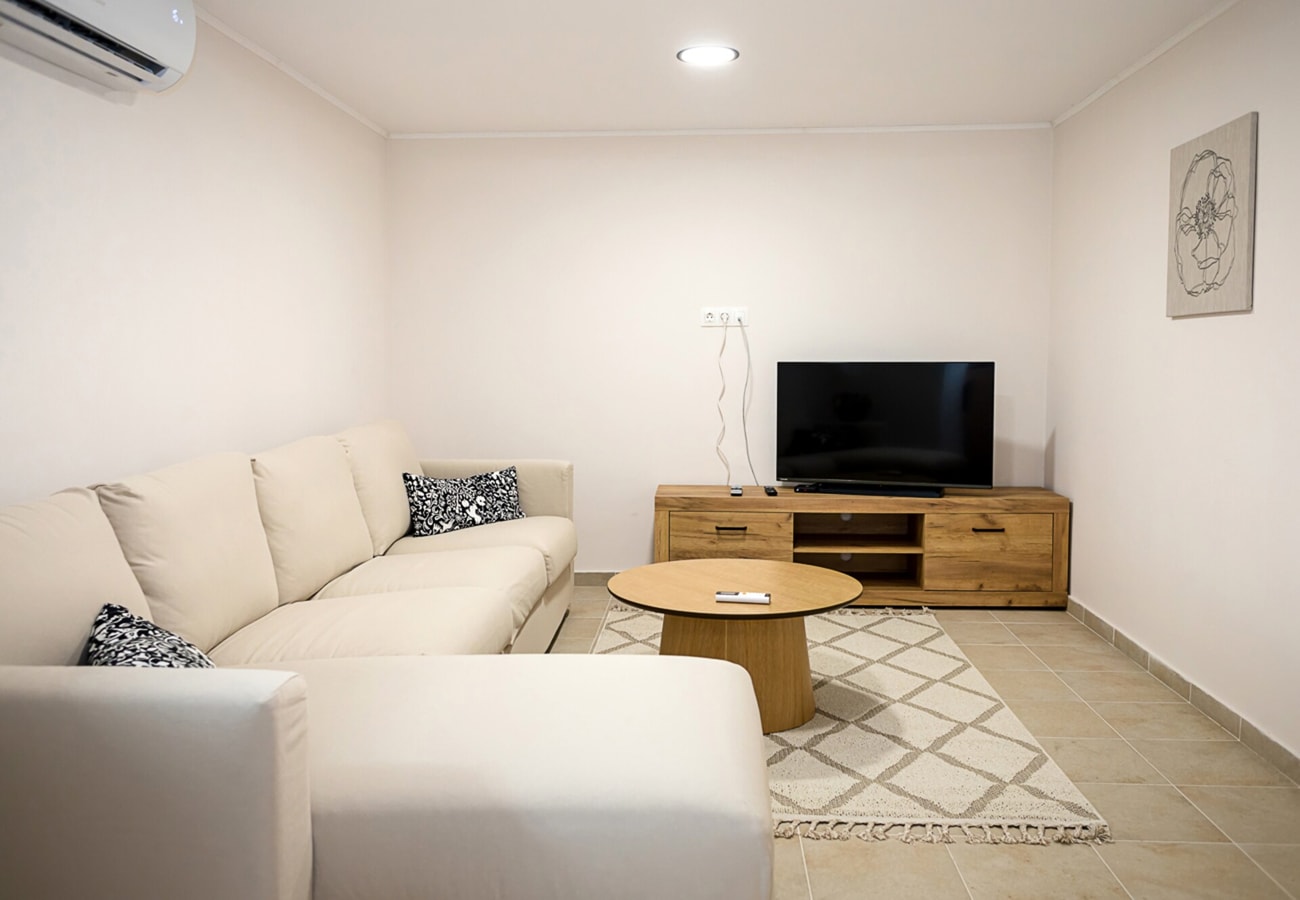 VARNA Gencho Briz Ho · Private Villa with 5BD, Pool & Stunning Sea Views 3 Flat Manager Booking