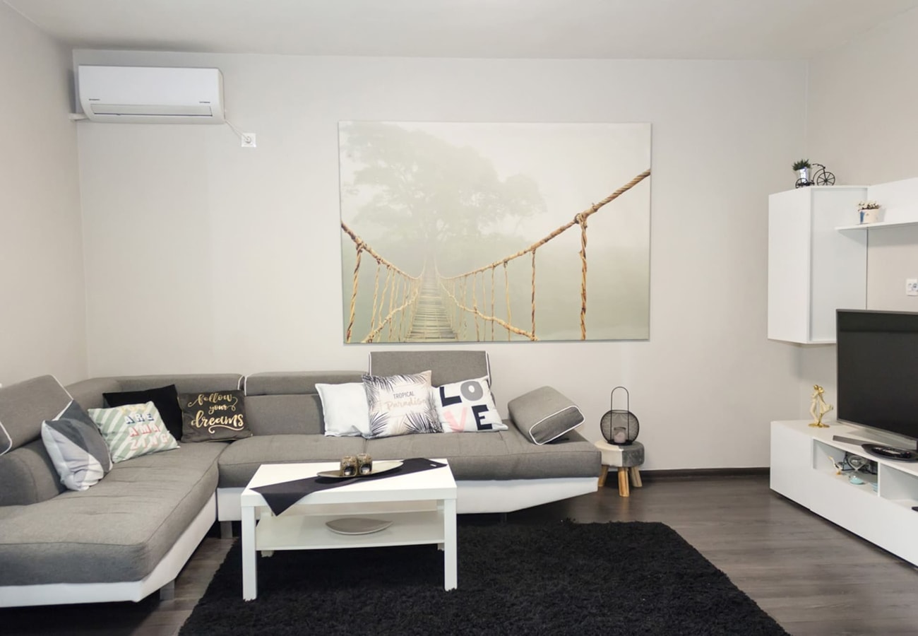 Cosy and modern 1BD flat near the city centre Flat Manager Booking