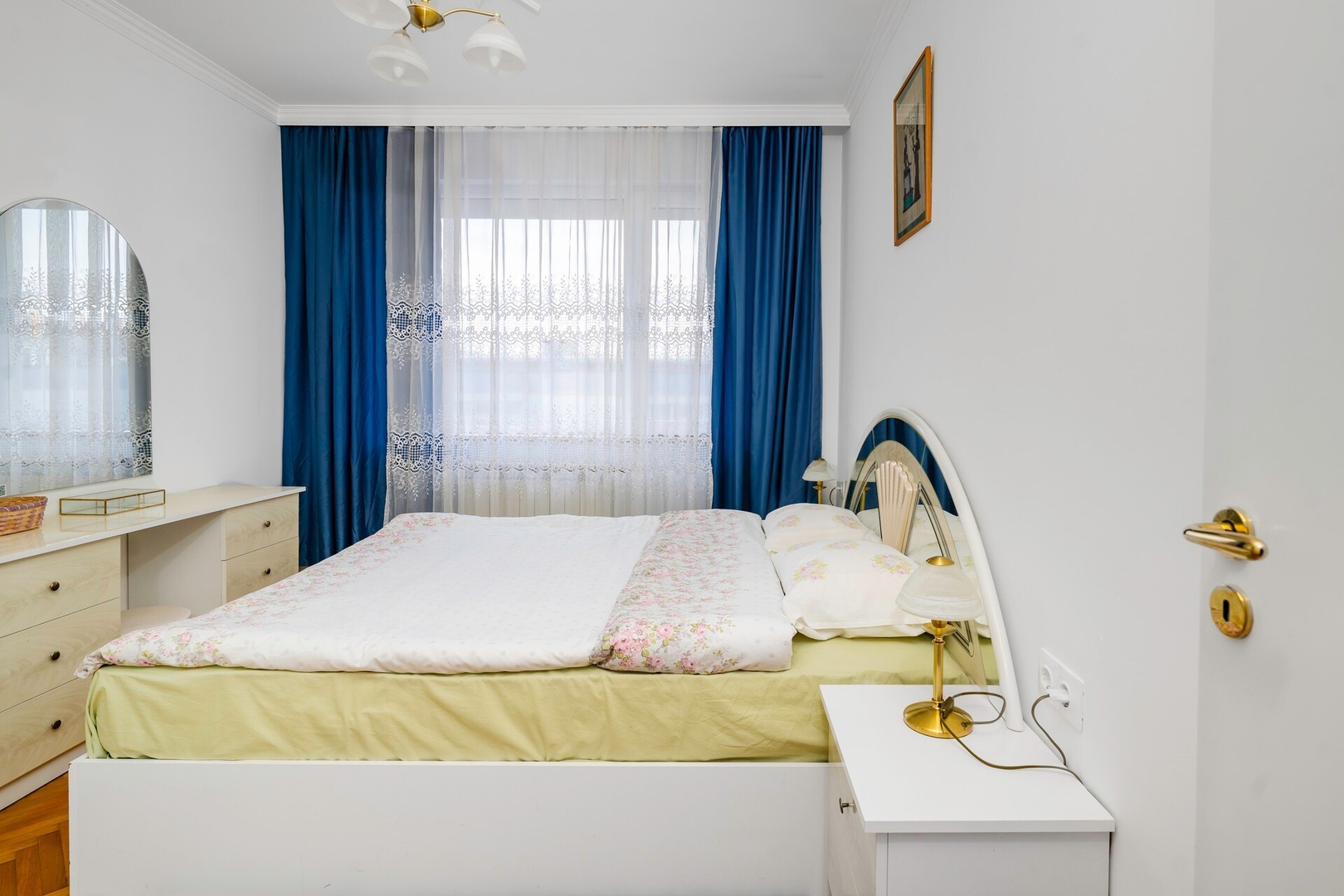 Cozy 2BD Apartment close to South Park 17 Flat Manager Booking