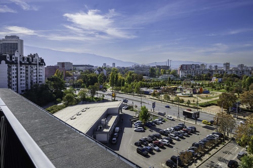 Aviva Living - 1BD Apartment 15 Flat Manager Booking