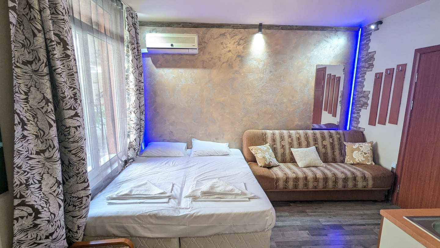 Compact studio with indoor pool near Cacao Beach 6 Flat Manager Booking