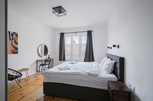 Luminous Central Retreat Spacious 2BD Apartment 20 Flat Manager Booking