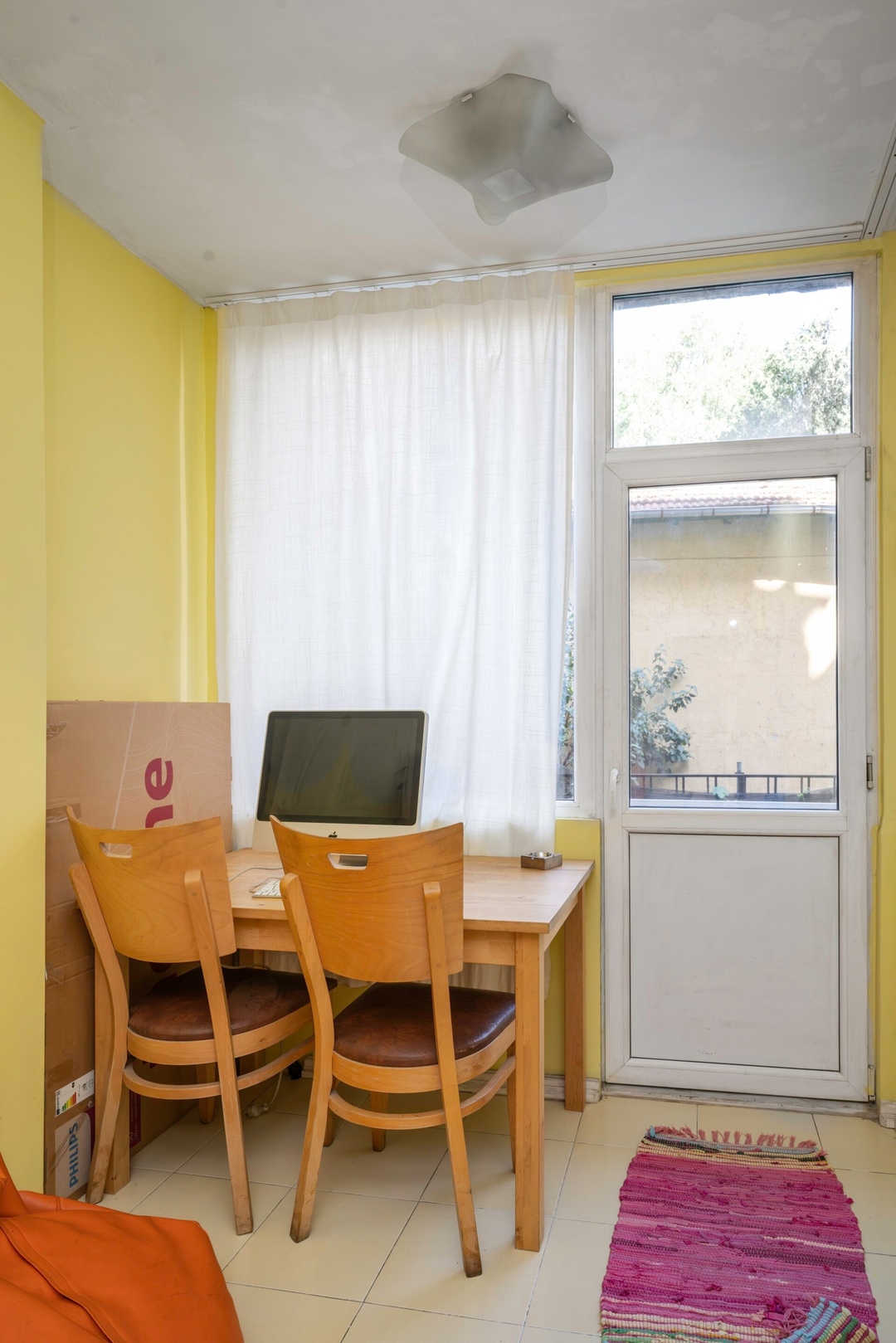 Sofia's 1BD Colourful Getaway Near NDK 10 Flat Manager Booking