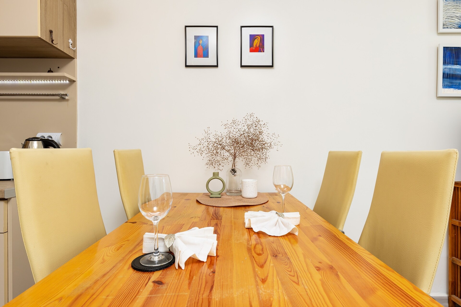 Azuuro ~ 1BD near the city center 8 Flat Manager Booking