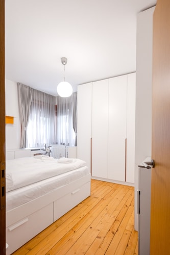  12 Flat Manager Booking