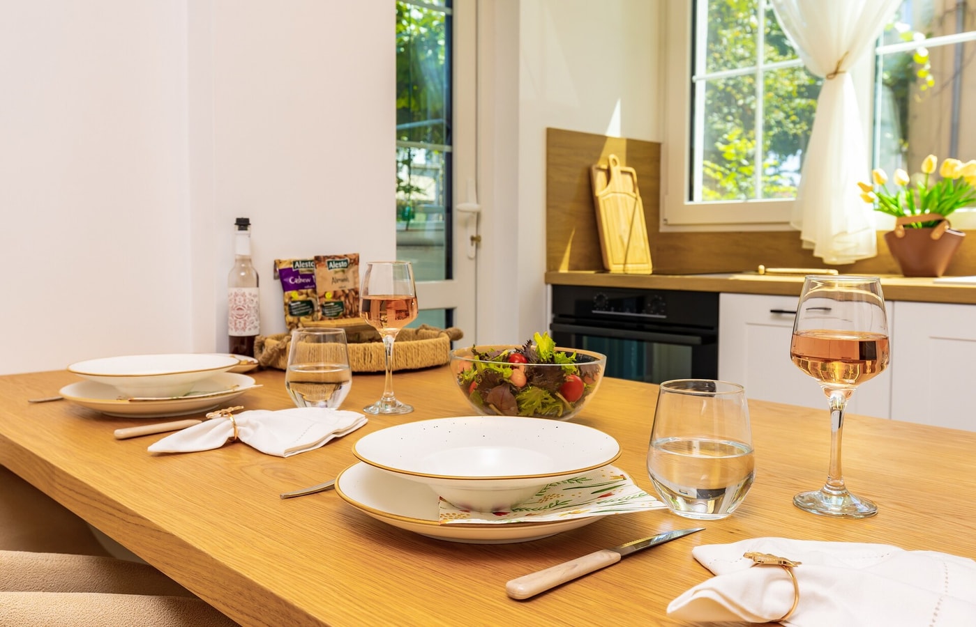 White&Grey Two 1-BD Apartments 24 Flat Manager Booking