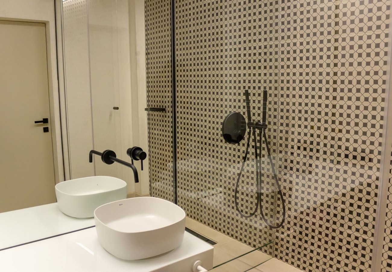 Luxury 4-bedroom Villa in Black Sea Rama Resort 59 Flat Manager Booking