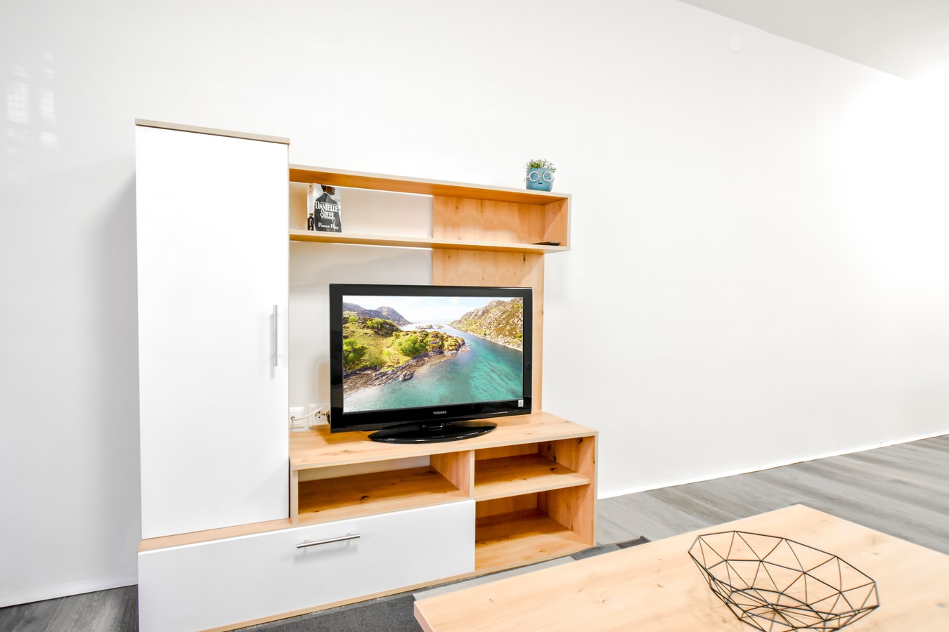 Urban Oasis with Patio 1BD 4 Flat Manager Booking