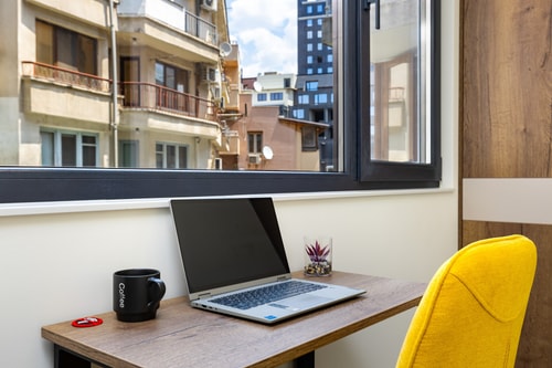 Stylish 1BD with Desk in Karshiaka 5 Flat Manager Booking