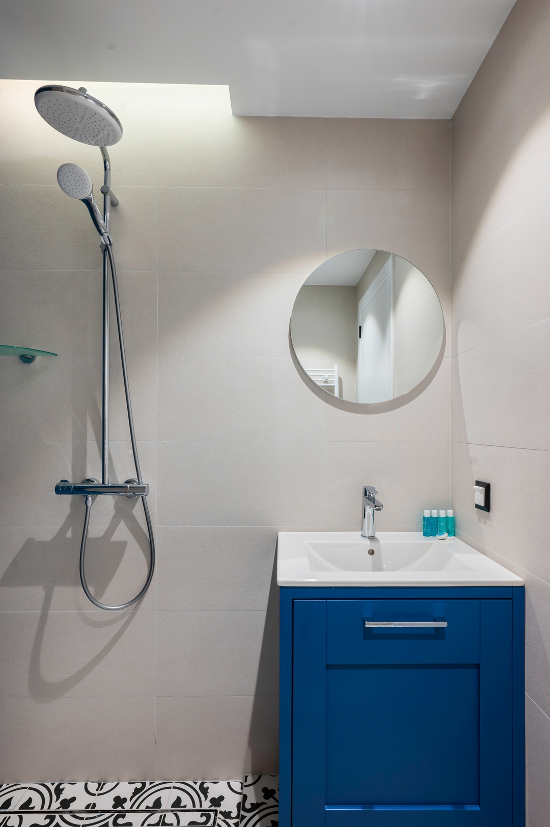 Aviva Living Big Studio 4 Flat Manager Booking