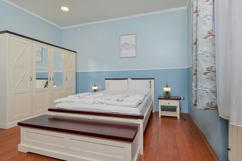 Life in Colors ~ Two-Bedroom Premium Apartment 1 Flat Manager Booking