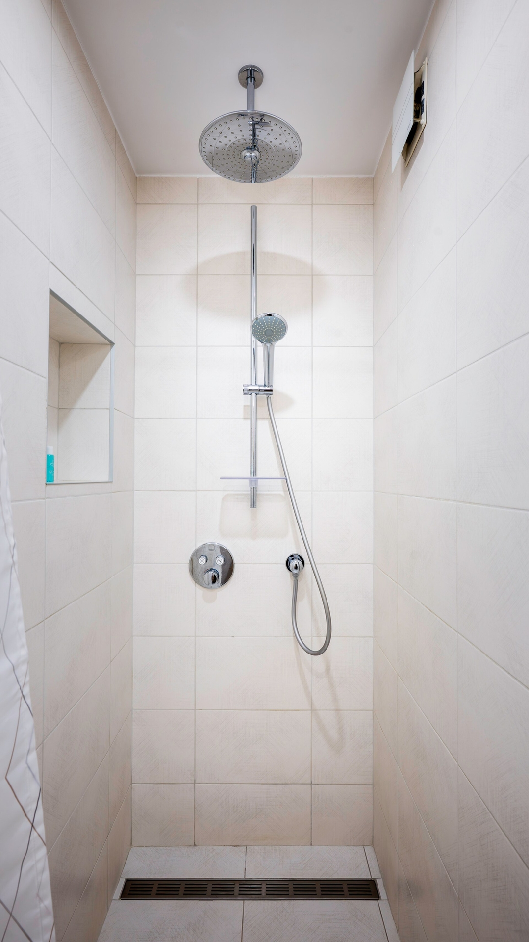 Quiet 2 BDR Comfort Near NDK + Workspace 19 Flat Manager Booking
