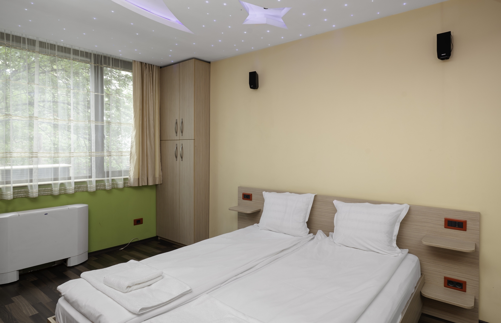 Central 1BD Apartment Next to Women's Market 11 Flat Manager Booking