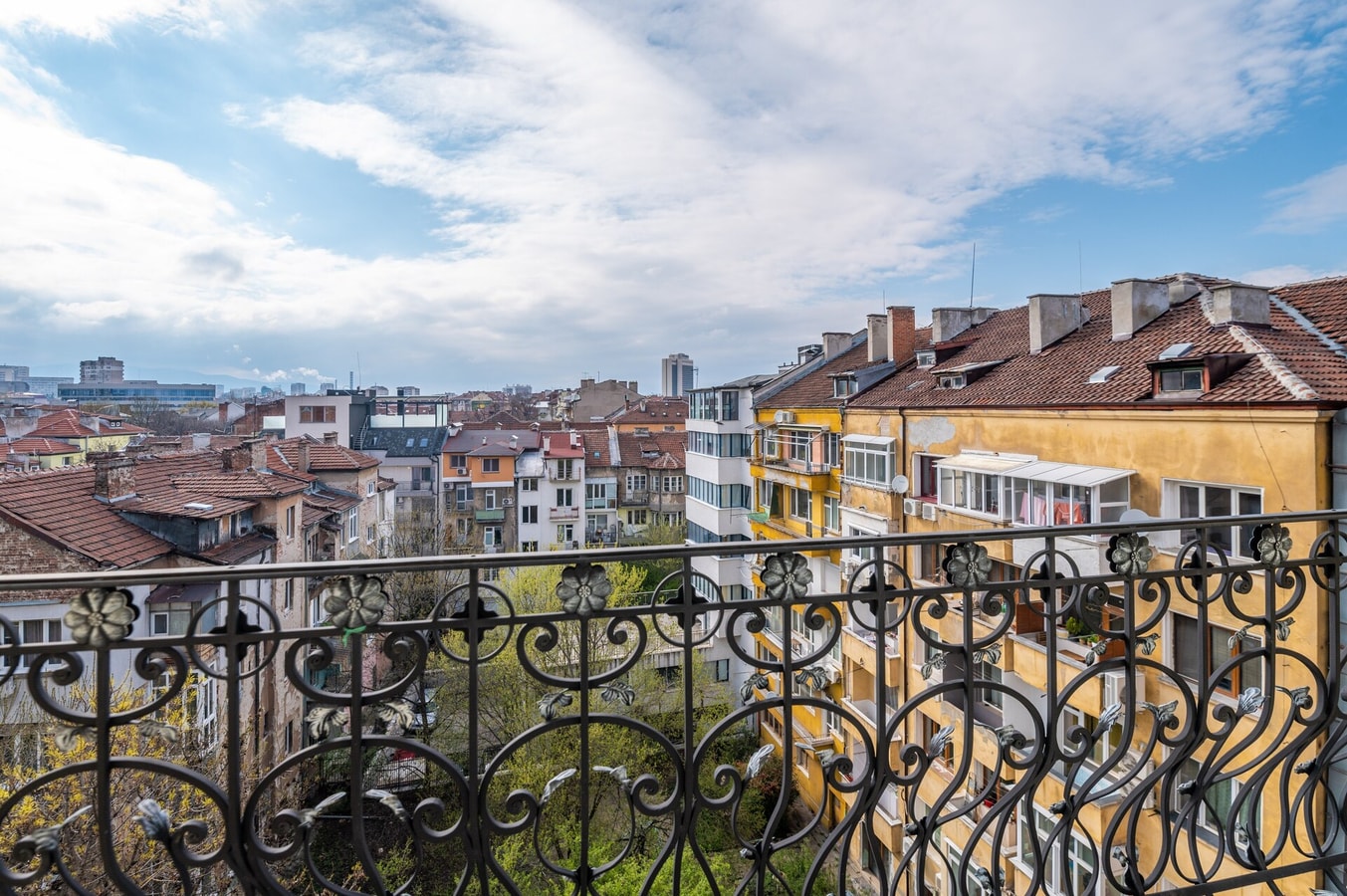 Vitosha Str 2BD White & Blue Apt 15 Flat Manager Booking