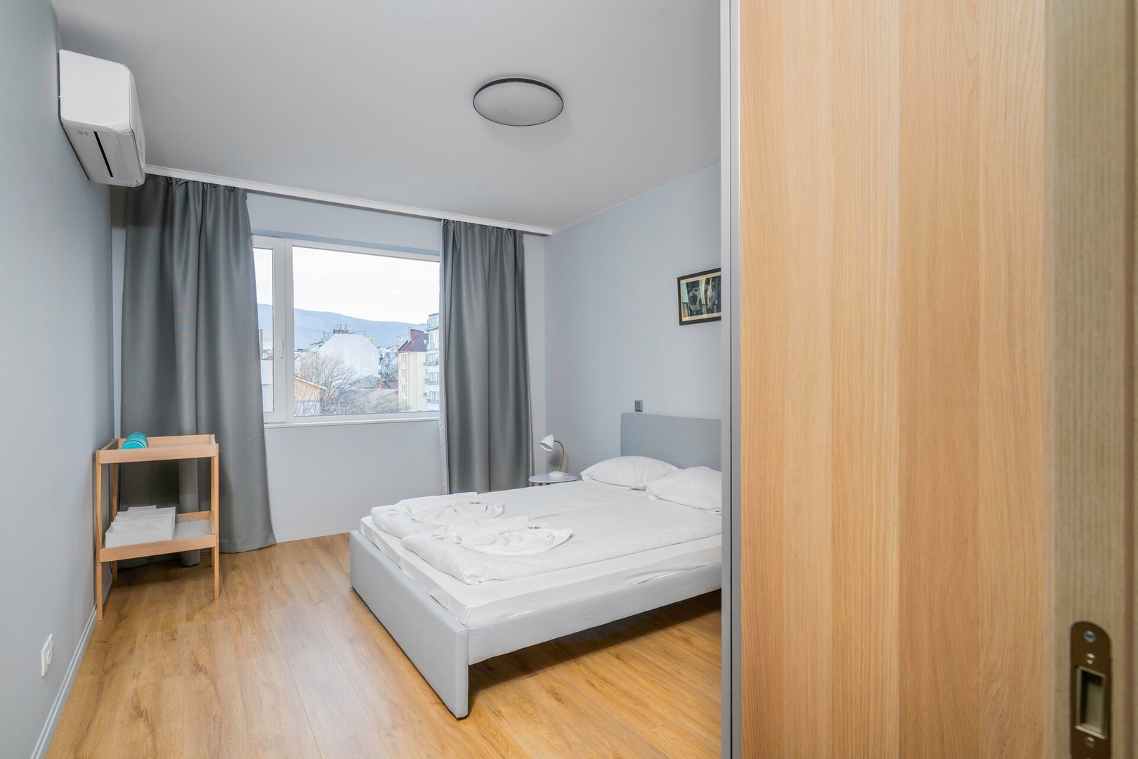Modern and Central: 1BD Flat with Balcony 12 Flat Manager Booking