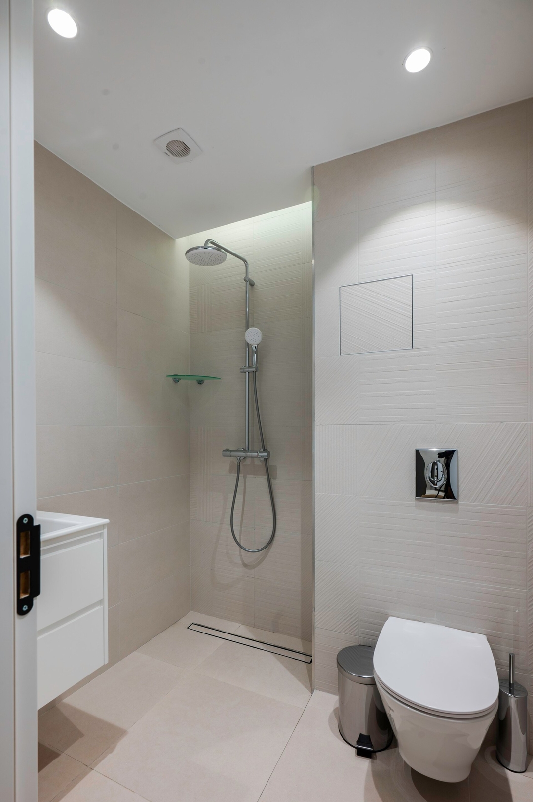 Aviva Living - 2 x Studios with Free parking 6 Flat Manager Booking