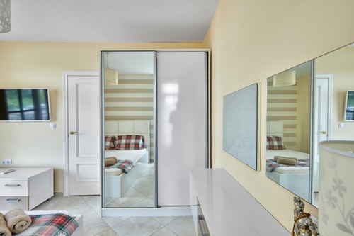 2BD Flat with Parking in Flores Garden Complex 7 Flat Manager Booking