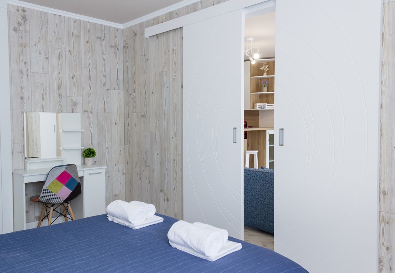 ~Sunny Blue ~ One-Bedroom Flat with Balcony 18 Flat Manager Booking