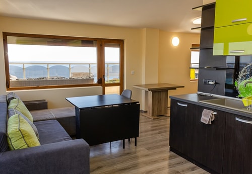 Spacious 3BD Flat with Large Terrace & Sea View 1 Flat Manager Booking