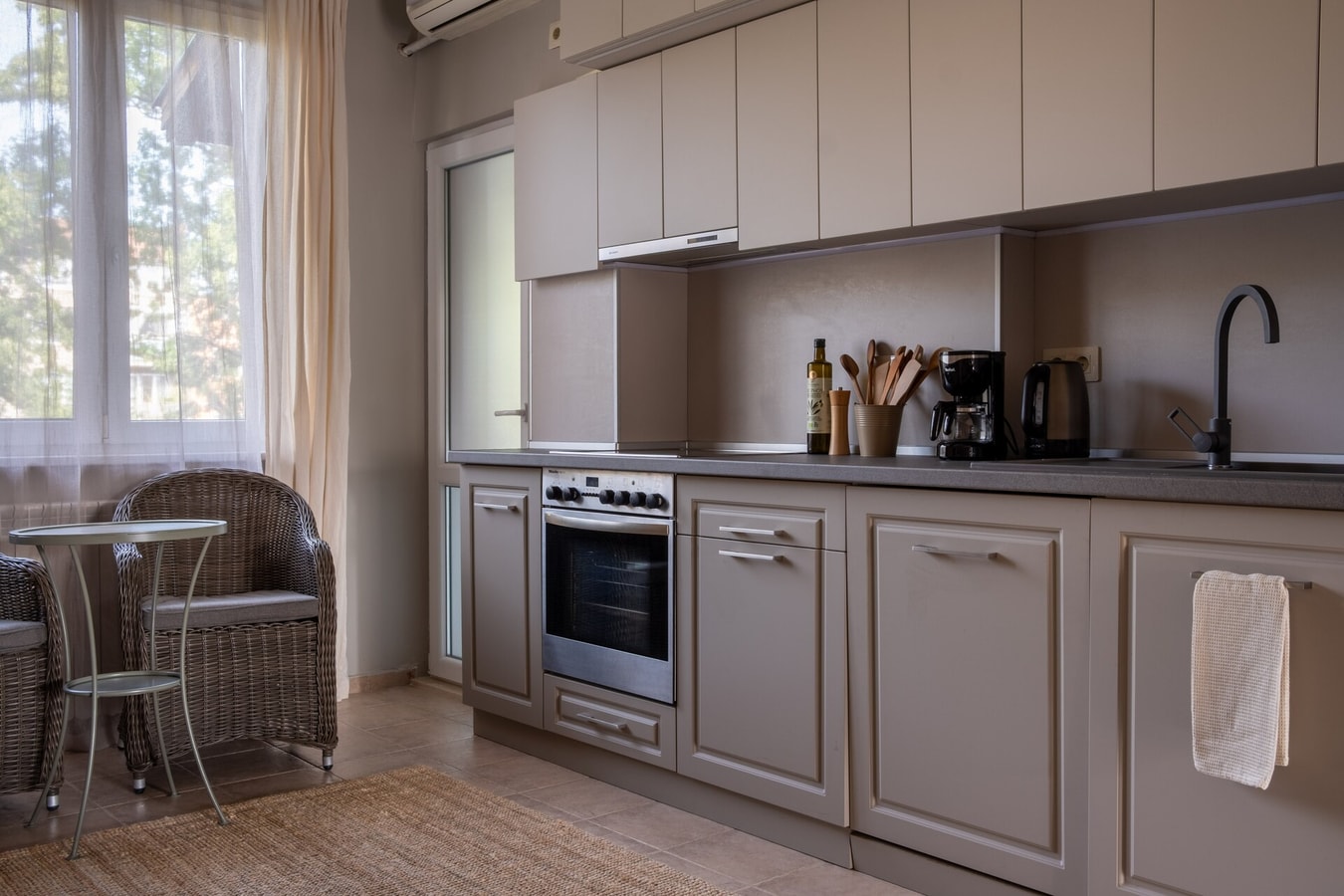 Retro-Chic 1BR Apartment next to Vasil Levski Blvd 3 Flat Manager Booking