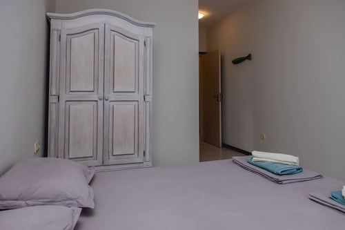 Lovely 3BD flat with PARKING and SEA VIEW 28 Flat Manager Booking