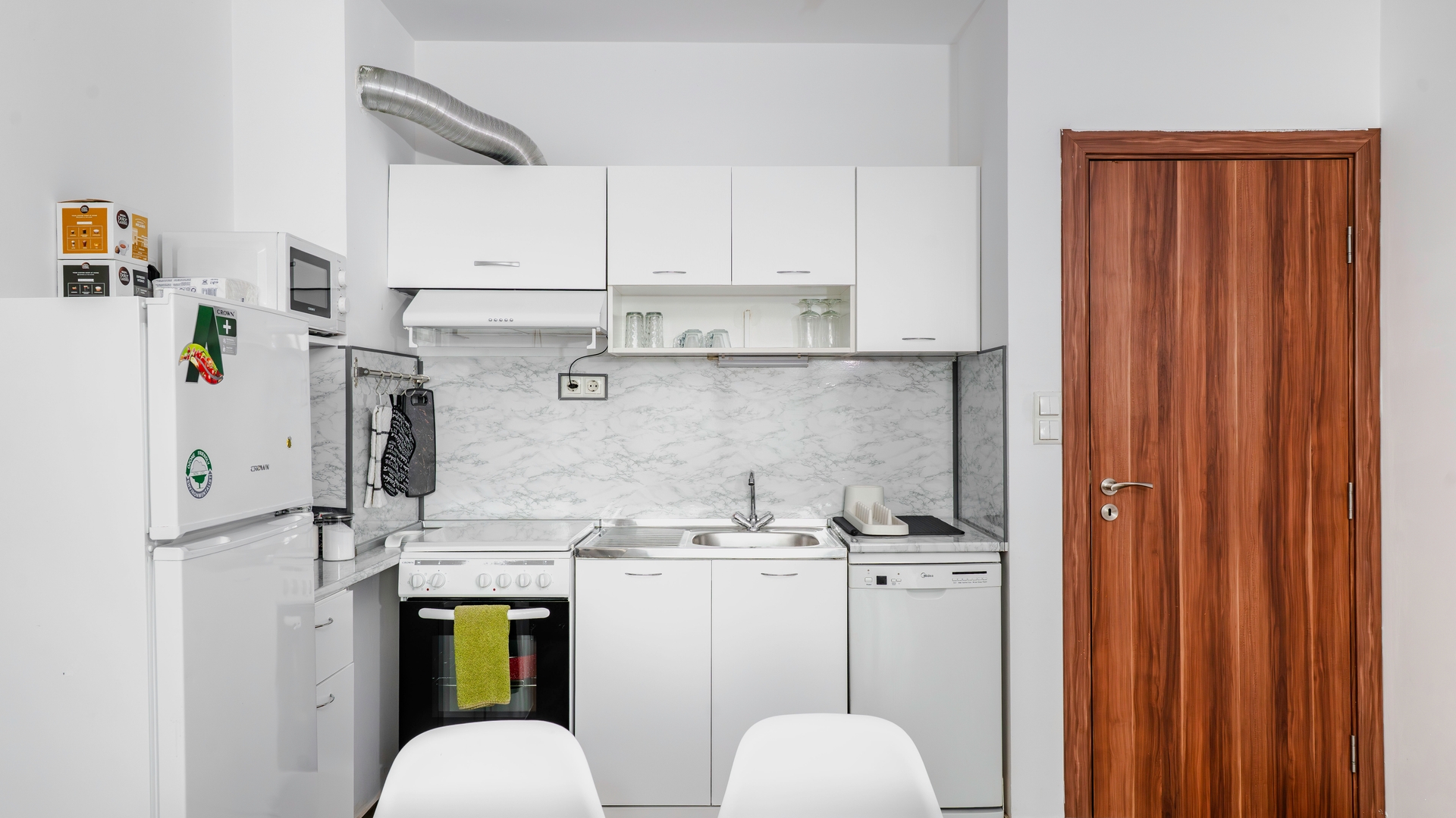 Terra Vibes ~ Central 1BD with balcony 2 Flat Manager Booking