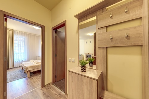 Cosy 1BD Apt w/ Free Parking and Balcony 14 Flat Manager Booking