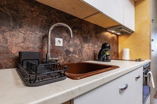 Plaza Nest - Cozy Studio Apartment 7 Flat Manager Booking