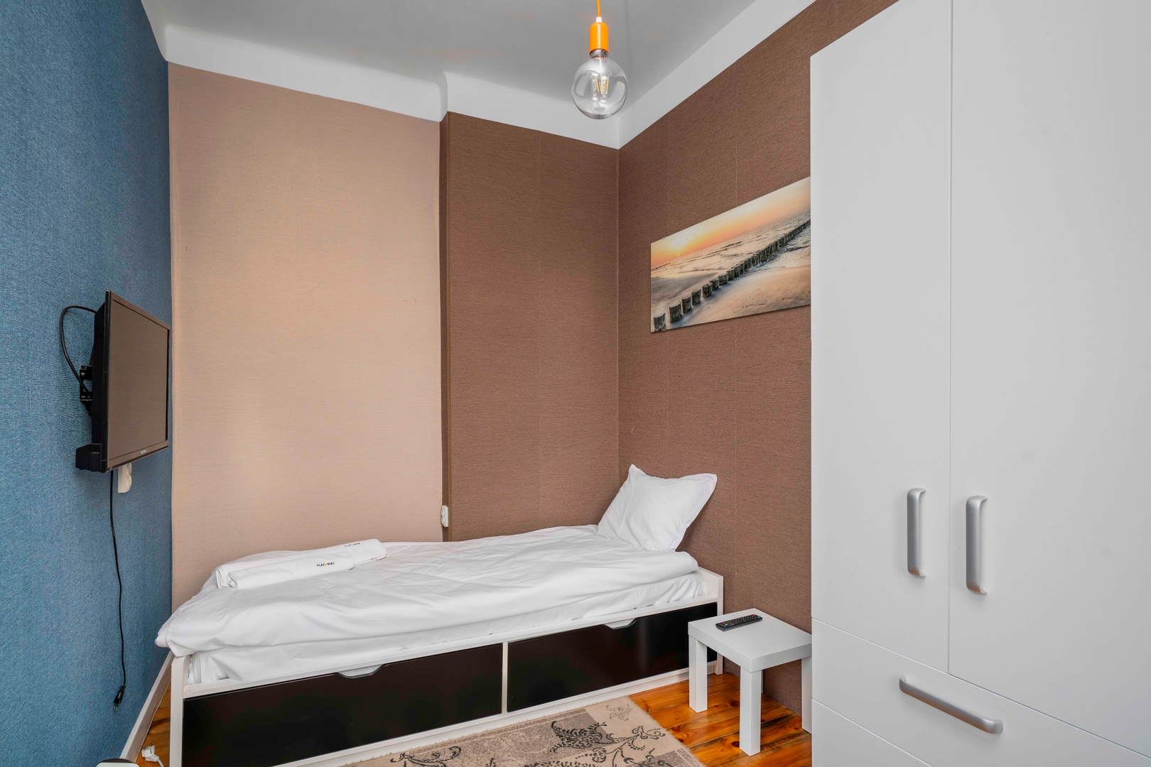 Cozy and Central 2BD Flat | At the Heart of It All 12 Flat Manager Booking