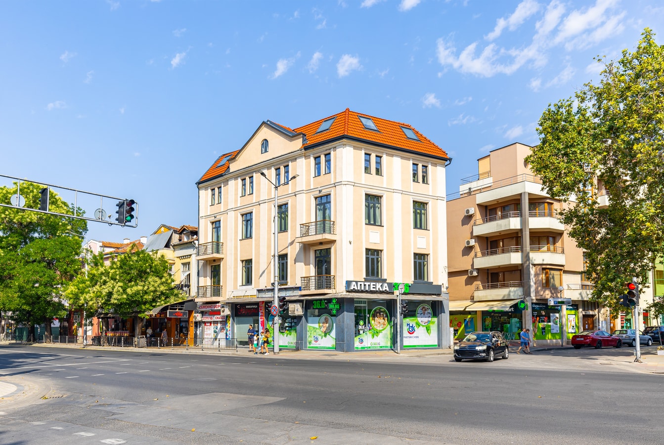 Central Apartments with Garden view - Apt No. 8 6 Flat Manager Booking