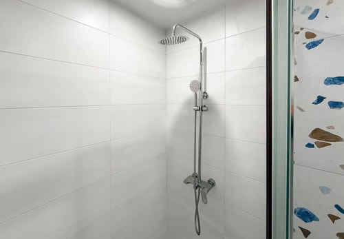 Split-Level City Stay with Balcony 13 Flat Manager Booking