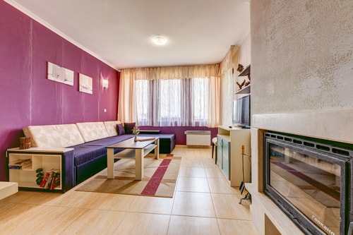 Colorful 2BD Apartment with Indoor Fireplace 1 Flat Manager Booking