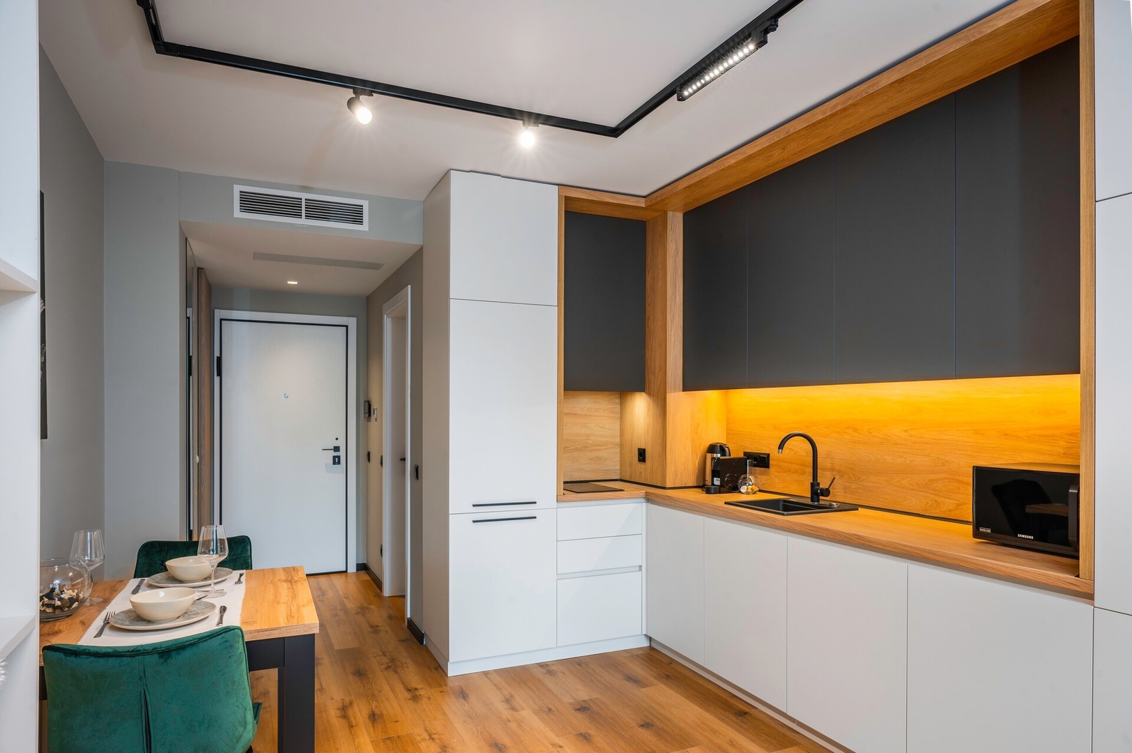Aviva Living - 3 x Studios with Free Parking 4 Flat Manager Booking