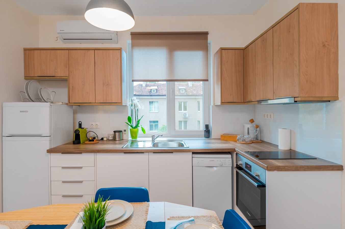 Bright Urban Retreat - Central Sofia 1BD Apartment 10 Flat Manager Booking