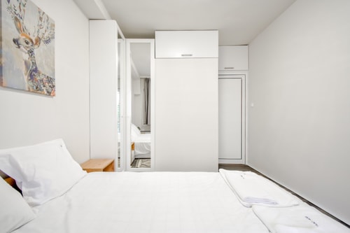 Urban Oasis with Patio 1BD 6 Flat Manager Booking