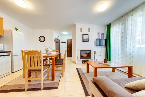 *By the Fireplace* Cozy 2BD Flat with a nice view 1 Flat Manager Booking