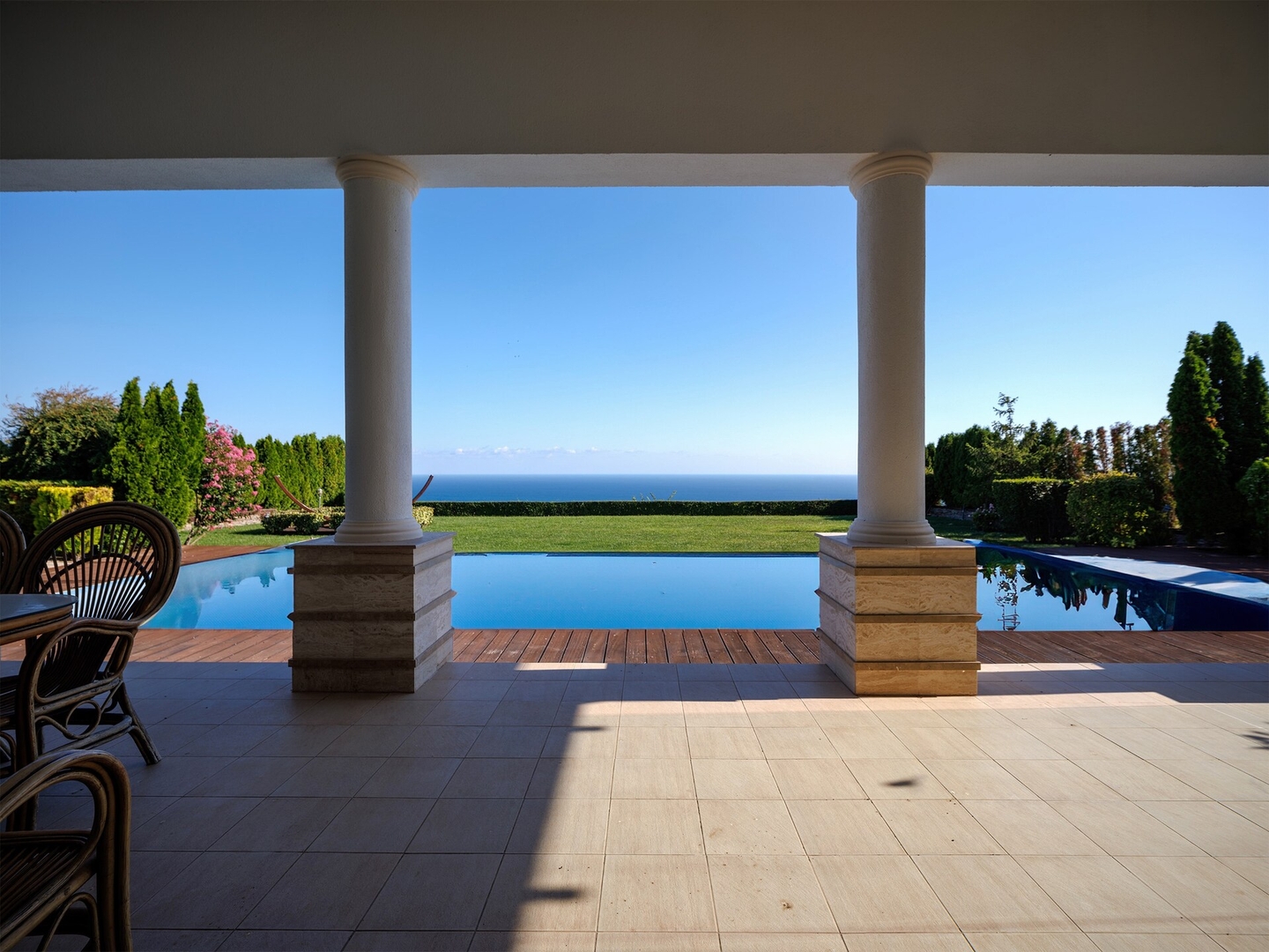 Luxury Villa with Pool- 4 Bedrooms in BlackSeaRama 28 Flat Manager Booking
