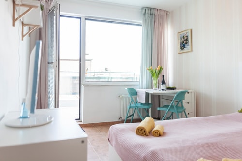 Tony's Sunny Rooftop Studio 1 Flat Manager Booking