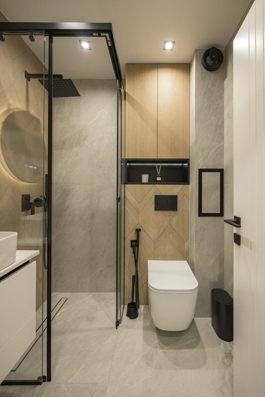 Modern Apartment in Top Center | Steps from Beach 20 Flat Manager Booking