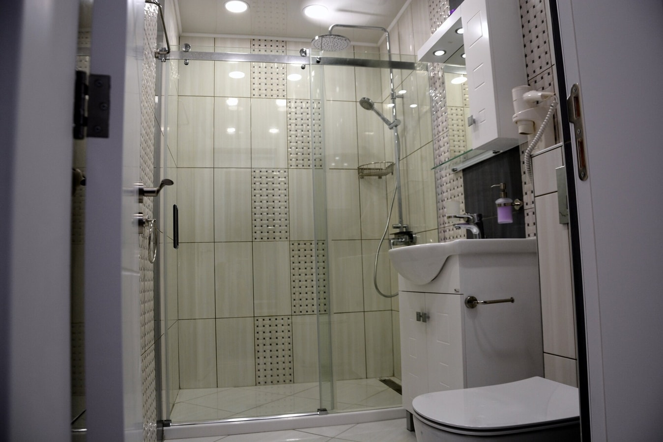 Unbeatable Location: New Lux Apartment Varna beach 18 Flat Manager Booking