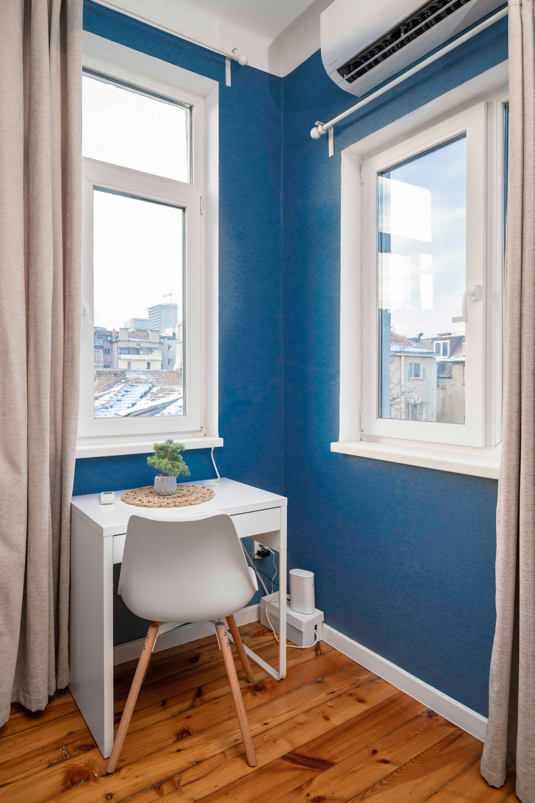 Cozy and Central 2BD Flat | At the Heart of It All 13 Flat Manager Booking