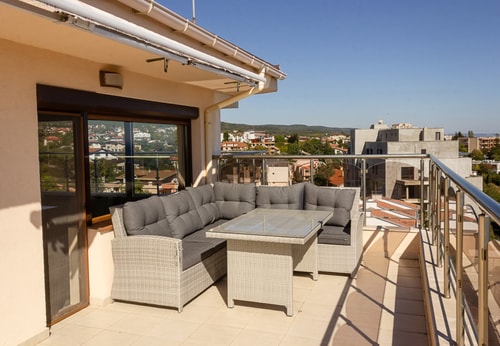 Spacious 3BD Flat with Large Terrace & Sea View 13 Flat Manager Booking