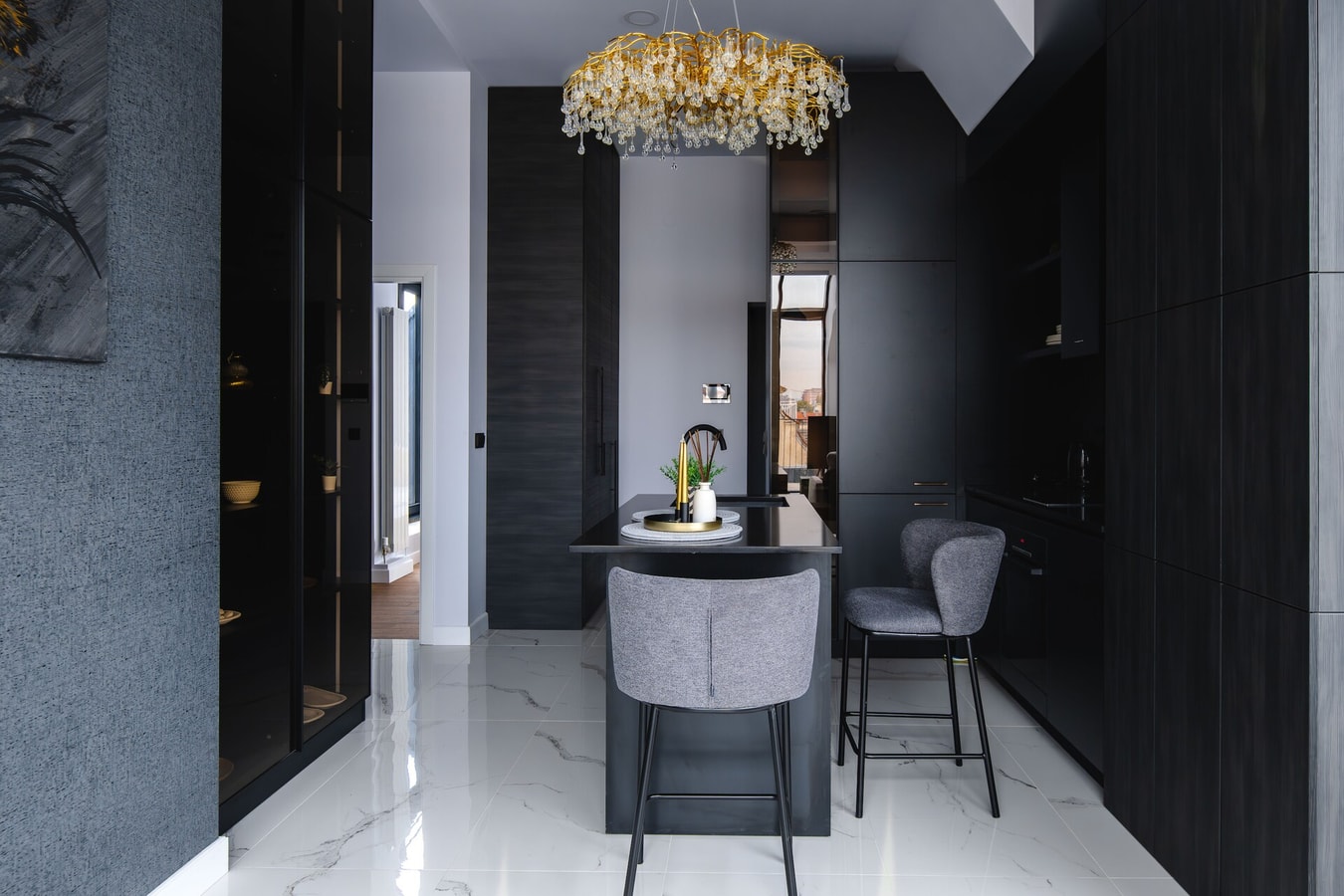 Exquisite Penthouse: Luxe Living with City Views 8 Flat Manager Booking