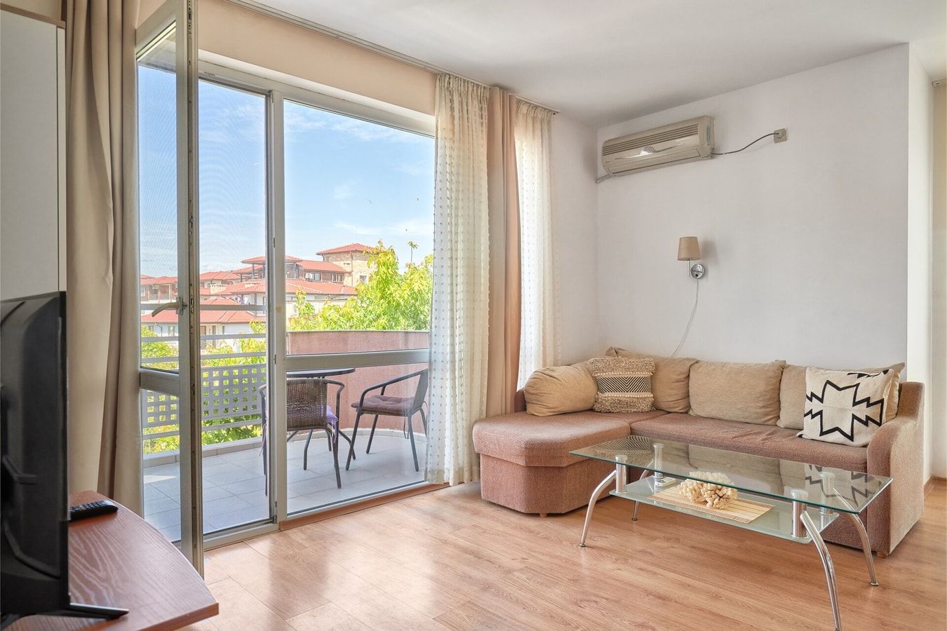 Charming 1-Bedroom Apartment in Ravda Flat Manager Booking