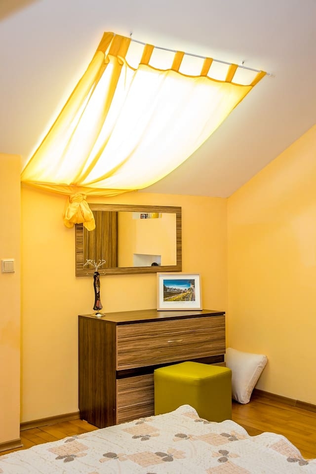 Spacious & Sunny Maisonette w/ Terrace near Centre 25 Flat Manager Booking