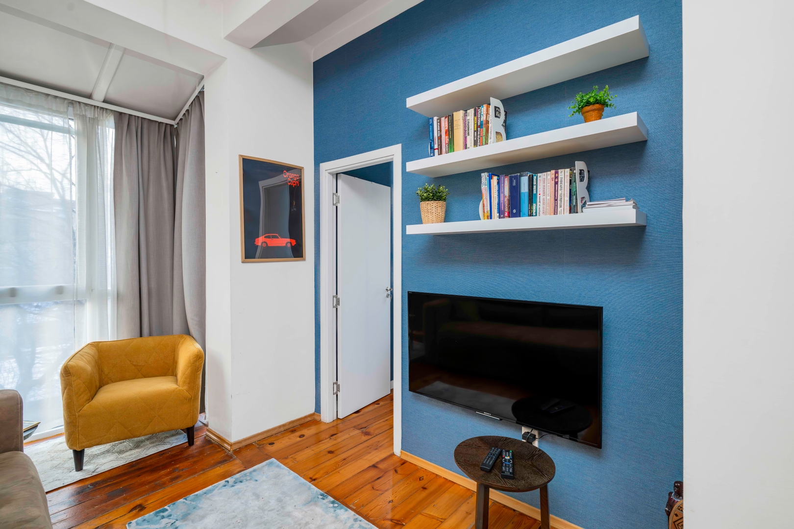 Cozy and Central 2BD Flat | At the Heart of It All 2 Flat Manager Booking