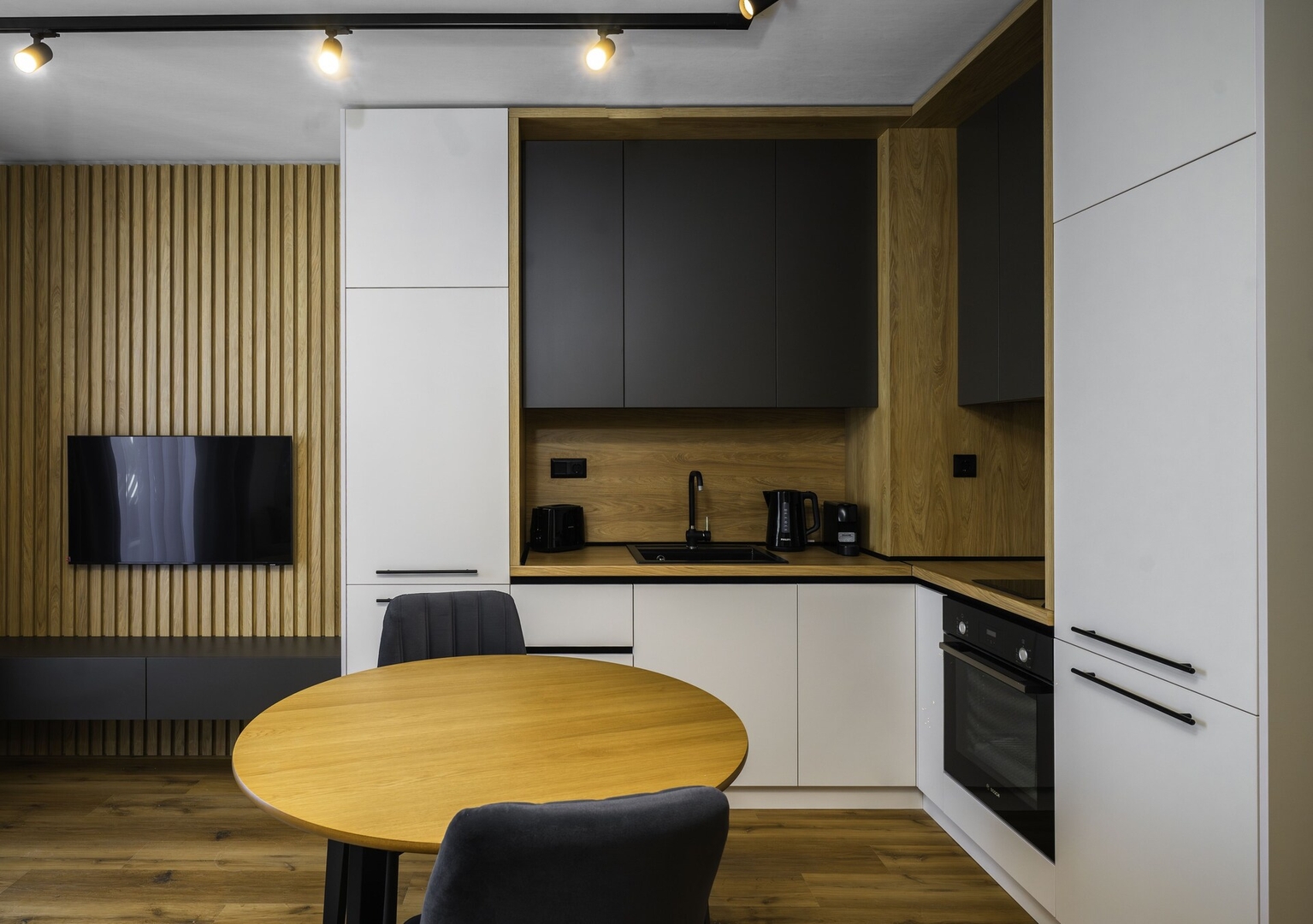 Aviva Living - 1BD Apartment 7 Flat Manager Booking