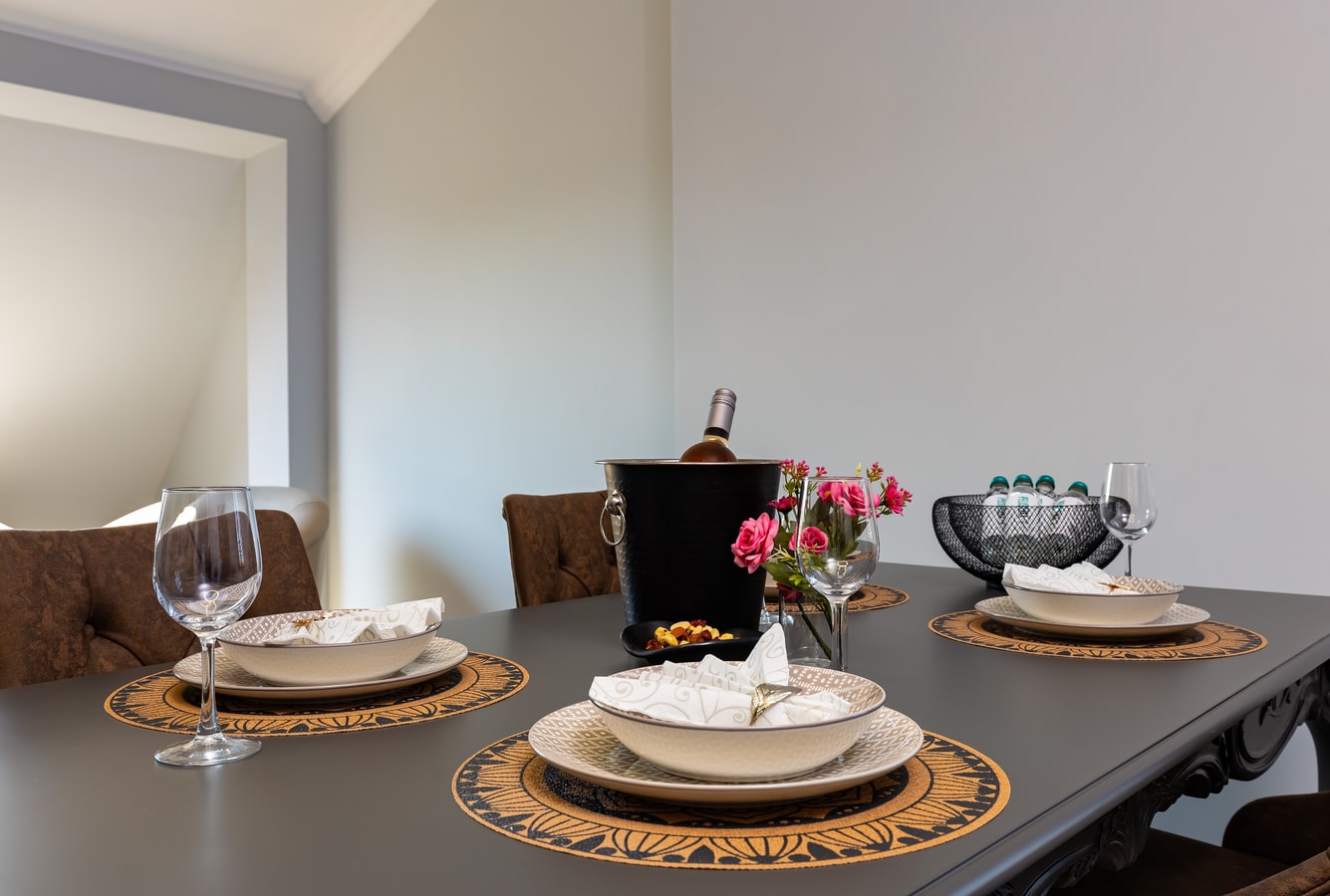 Central Apartments with Garden view - Apt No. 8 14 Flat Manager Booking